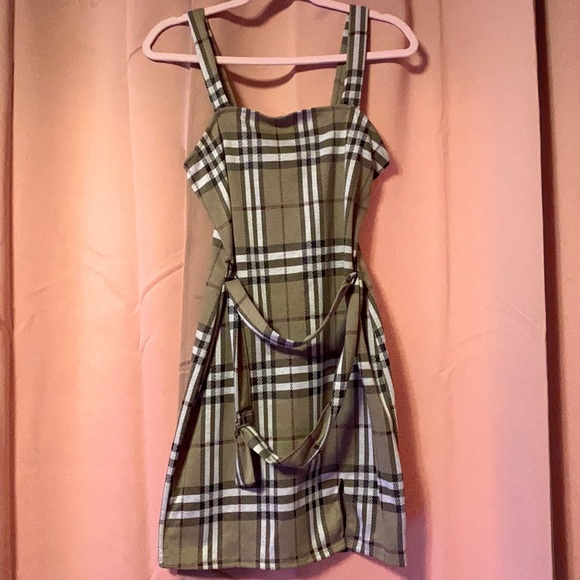 green emerald velvet dress Burberry Nova Check Halter Dress – LE DEPARTMENT main image 0
